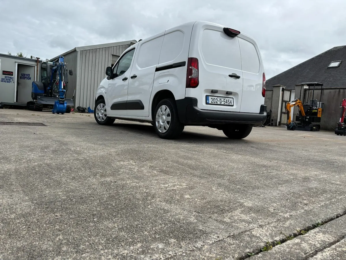 Top Spec Peugeot Partner Van... - Image 3