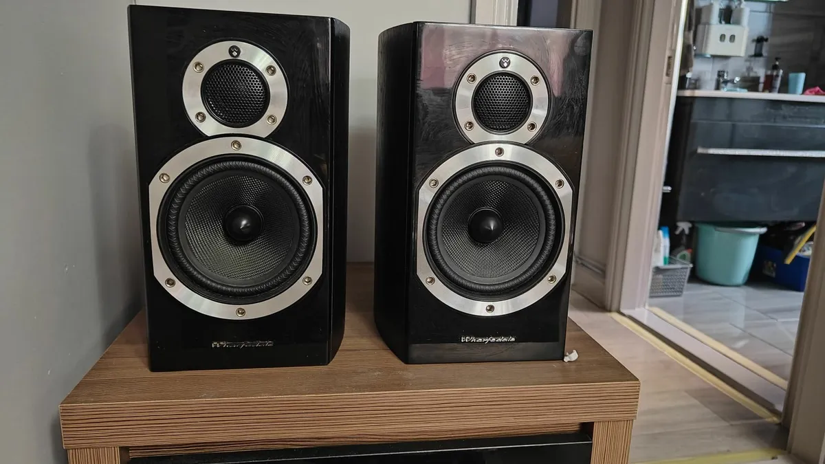 wharfedale diamond 10.1 speakers black - Image 1
