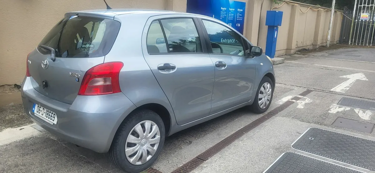 Toyota Yaris 2006 - Image 4