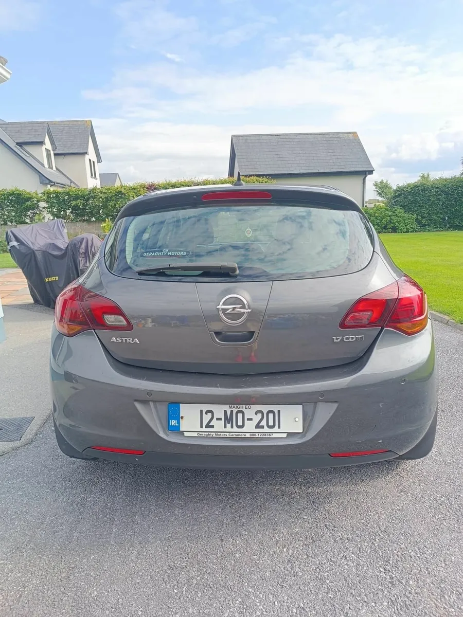 Opel Astra 2012 - Image 3