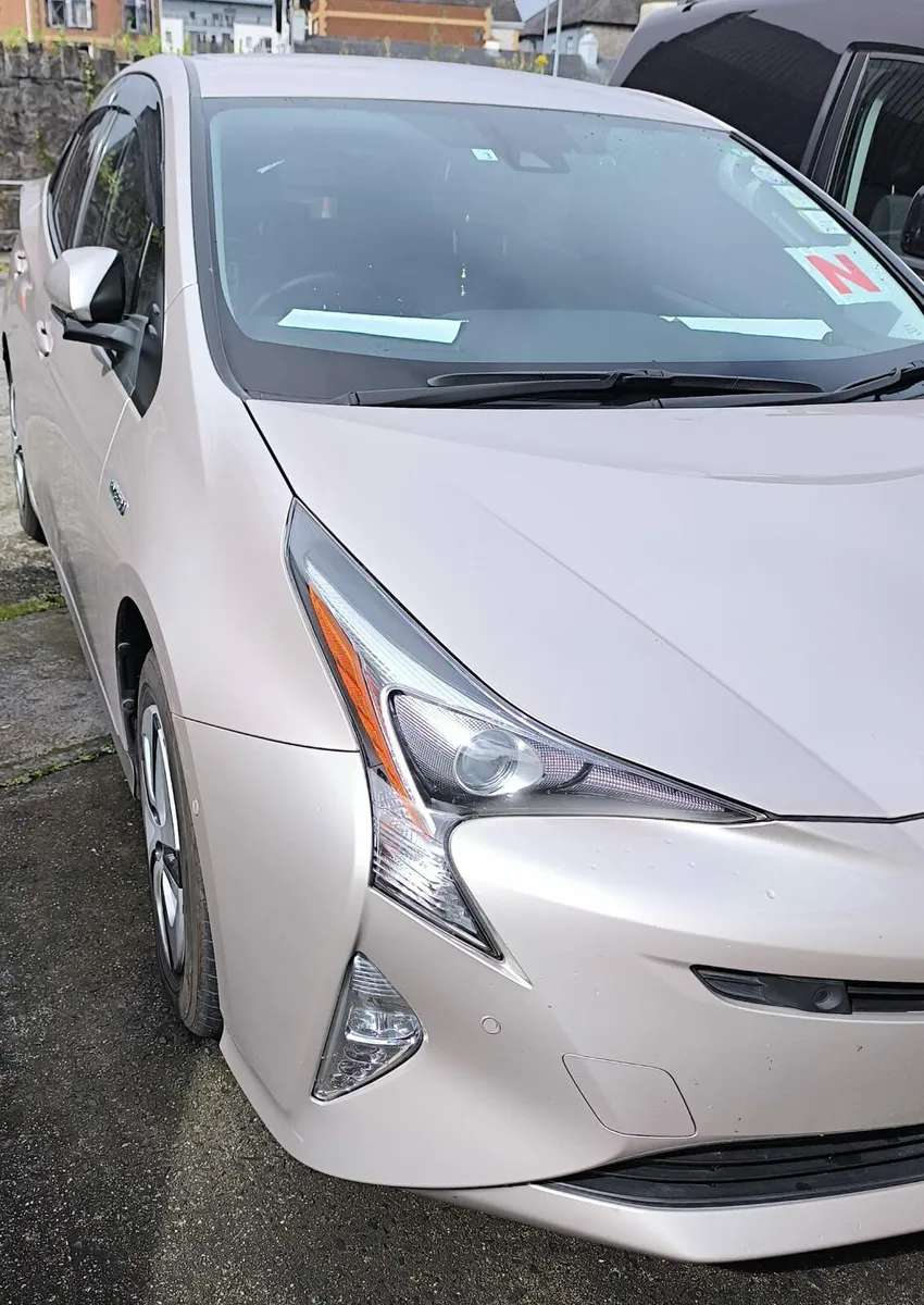 Toyota Prius Hybrid 2018 - Image 1