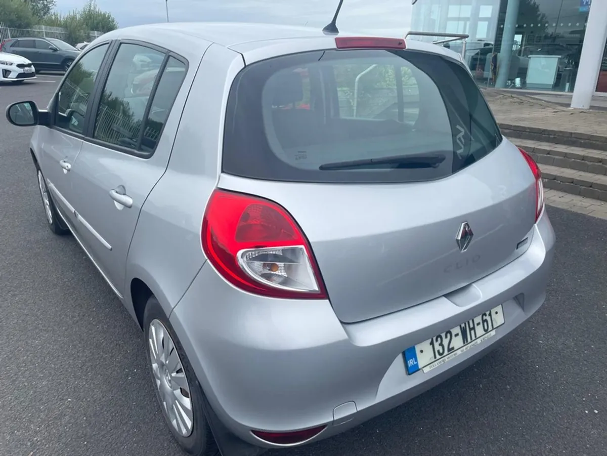 Renault Clio III Collection 1.2 75 4DR PET - Image 3