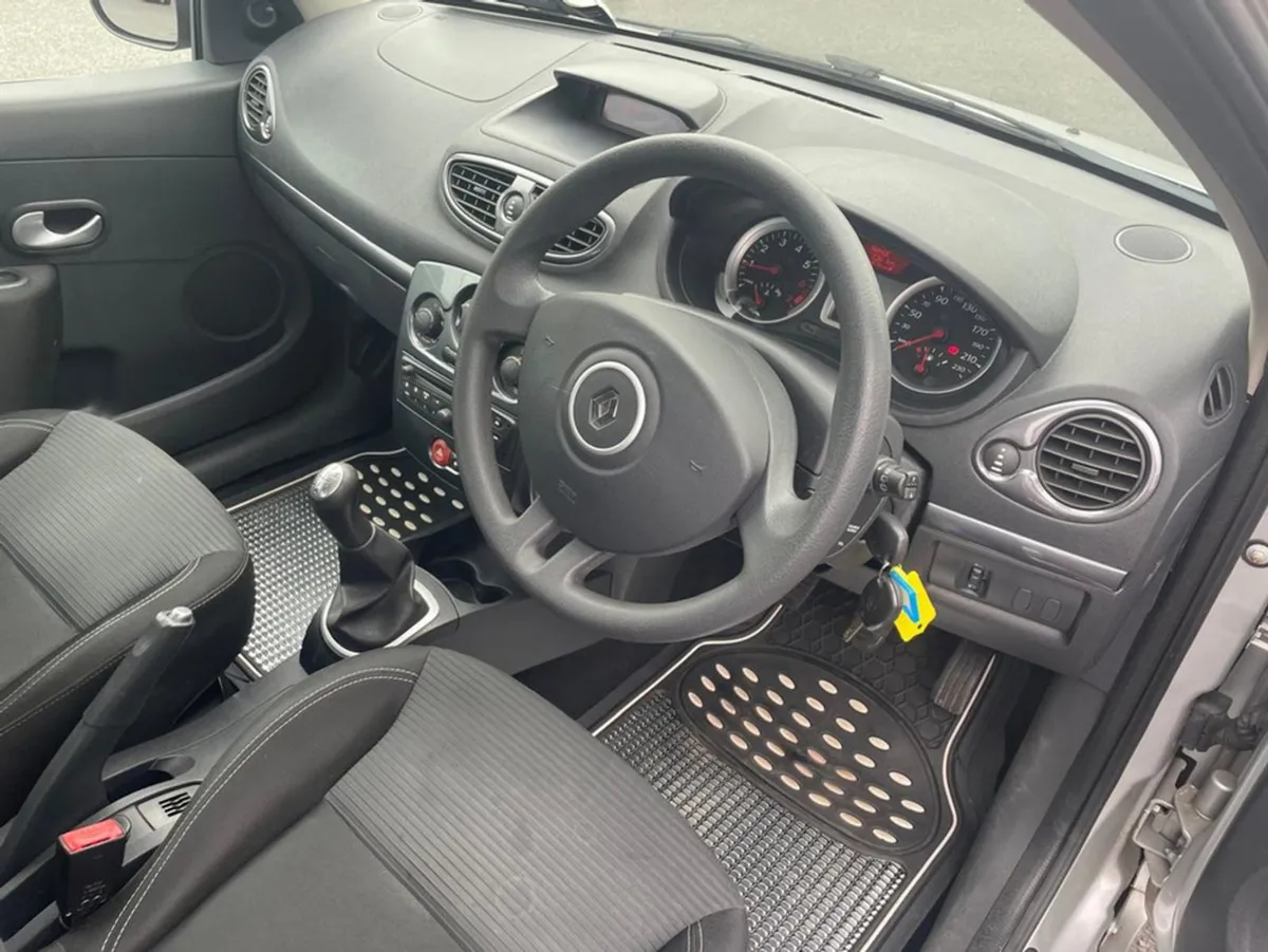 Renault Clio III Collection 1.2 75 4DR PET - Image 4