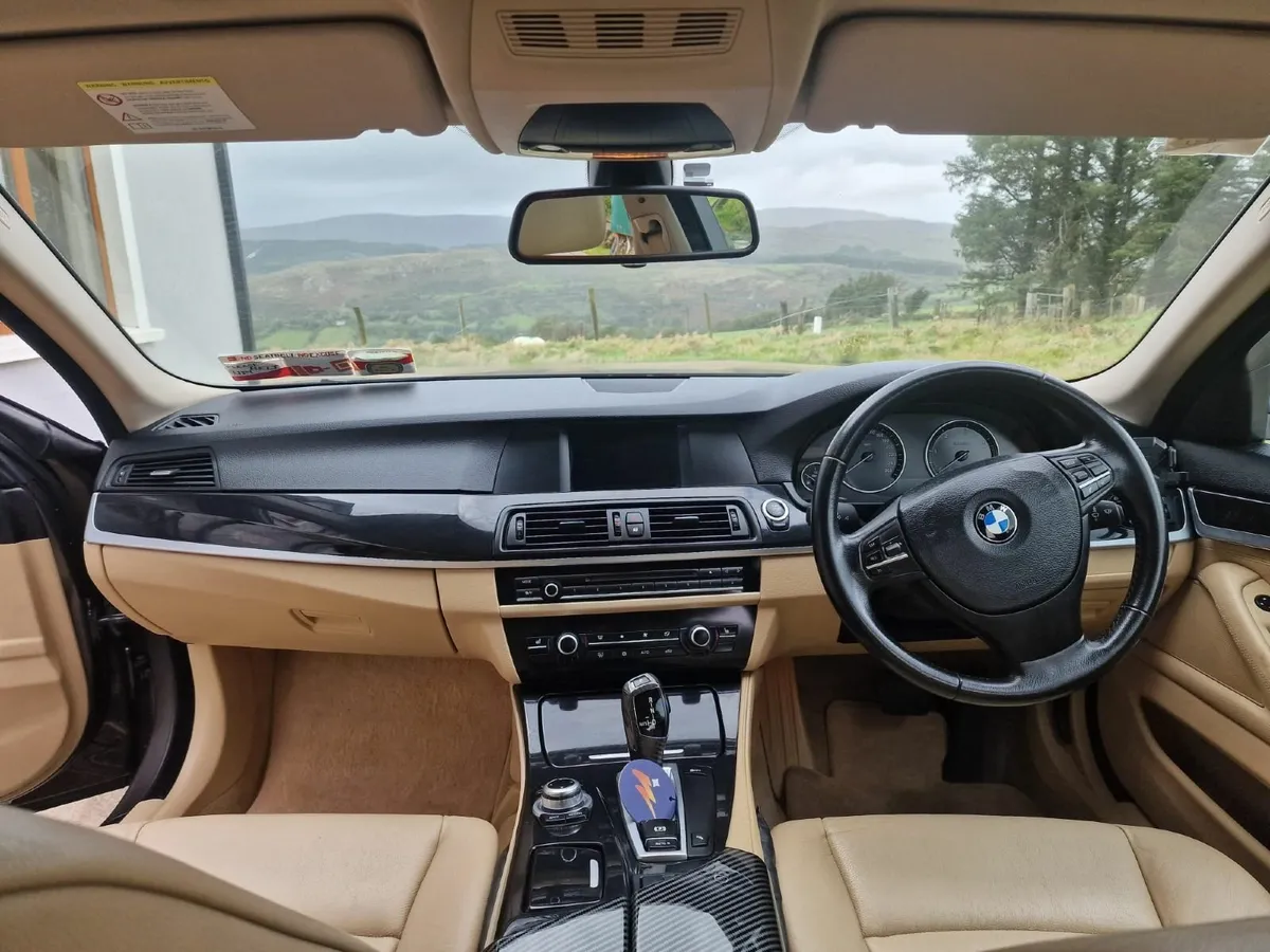 BMW 5-Series 2011 - Image 3