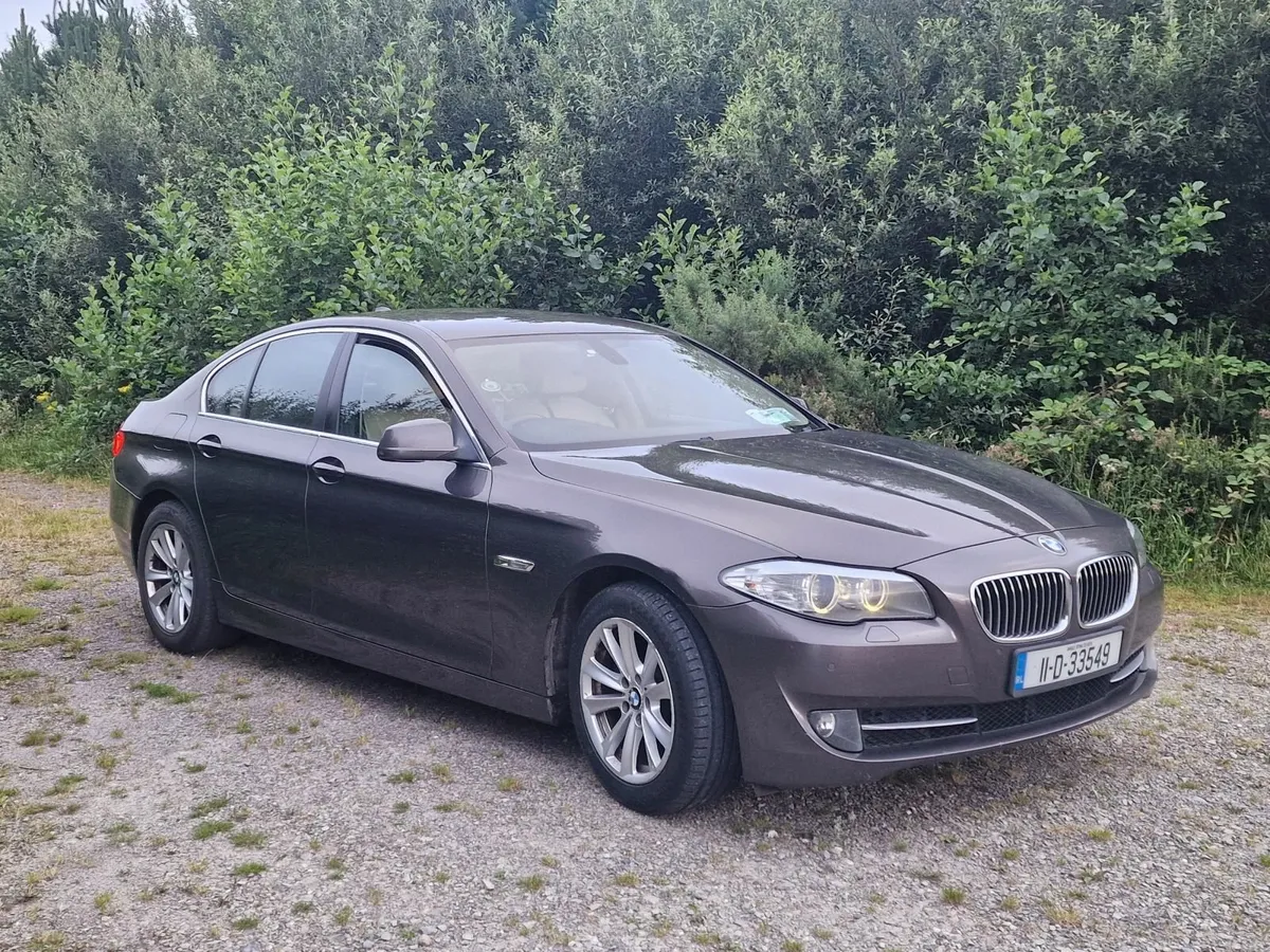 BMW 5-Series 2011 - Image 4