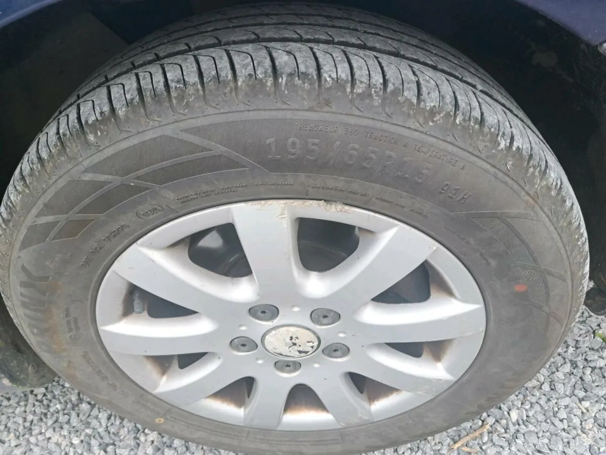 Car for Sale - Image 3