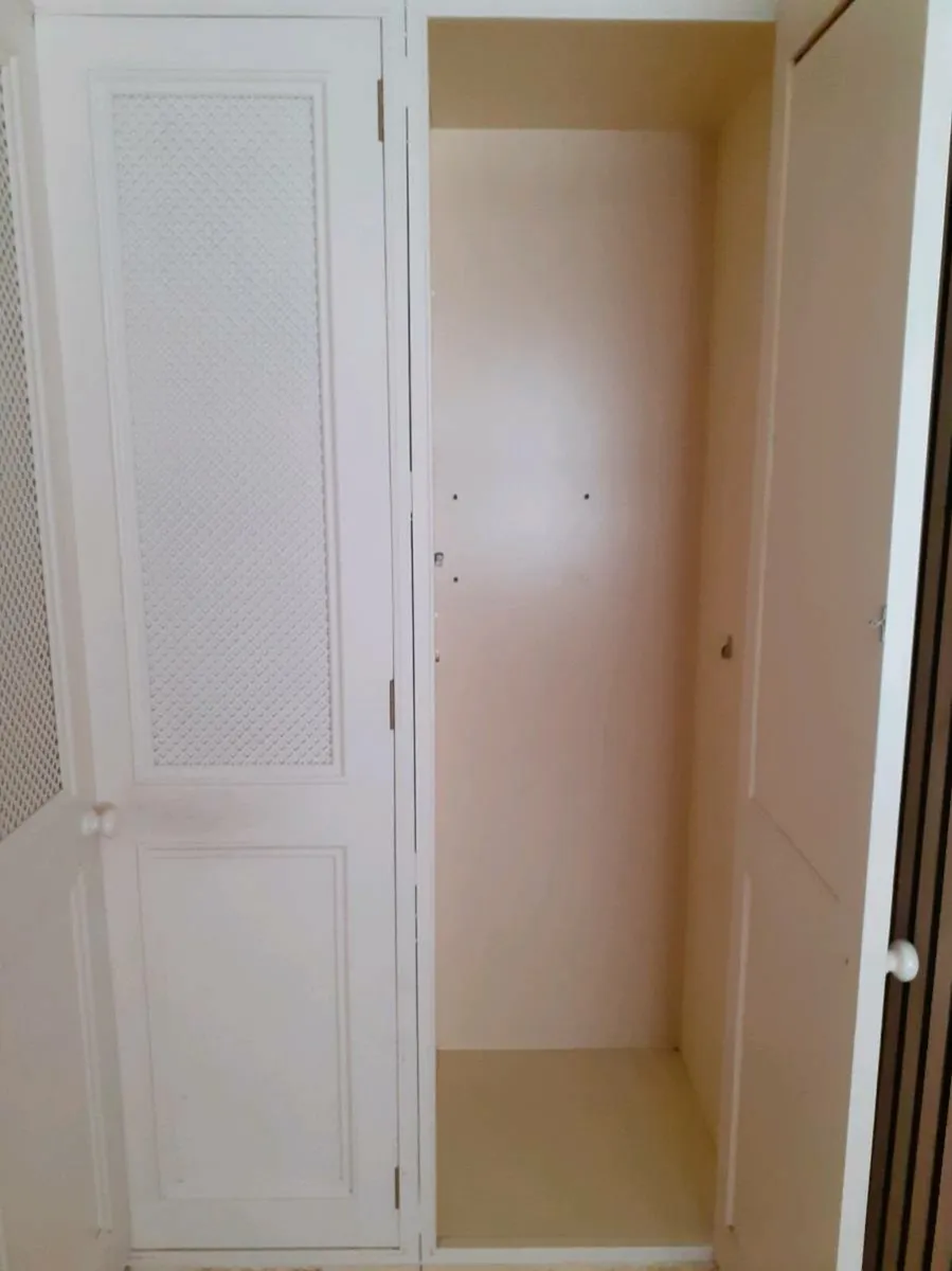 Wardrobe - Image 4
