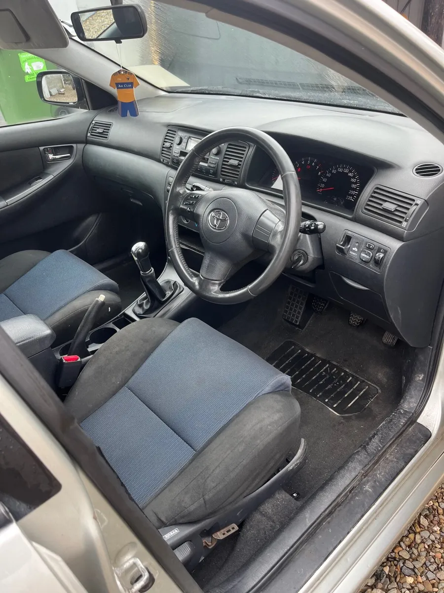 Toyota Corolla 2006 - Image 2