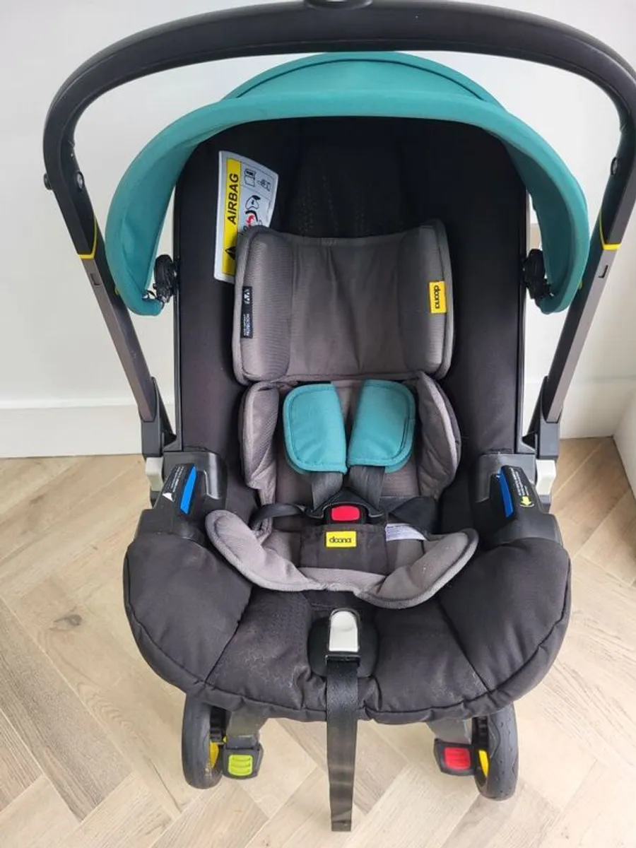 Doona Car Seat/stroller & Isofix - Image 2