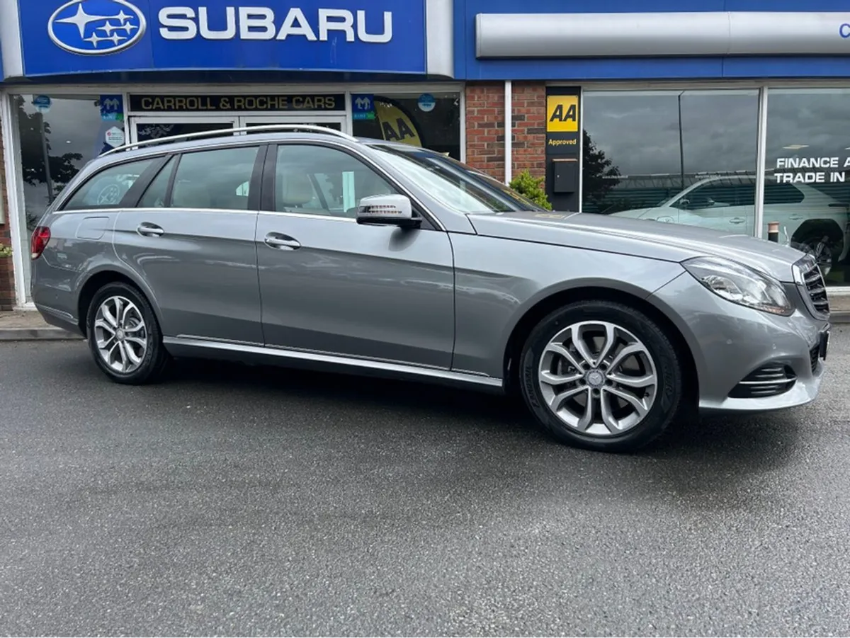 Mercedes-Benz E-Class 300 Blutec - Hybrid-diesel - Image 1