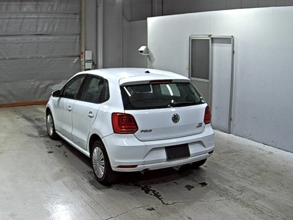 Volkswagen Polo 1.2 TSI Comforline 5DR - Image 2