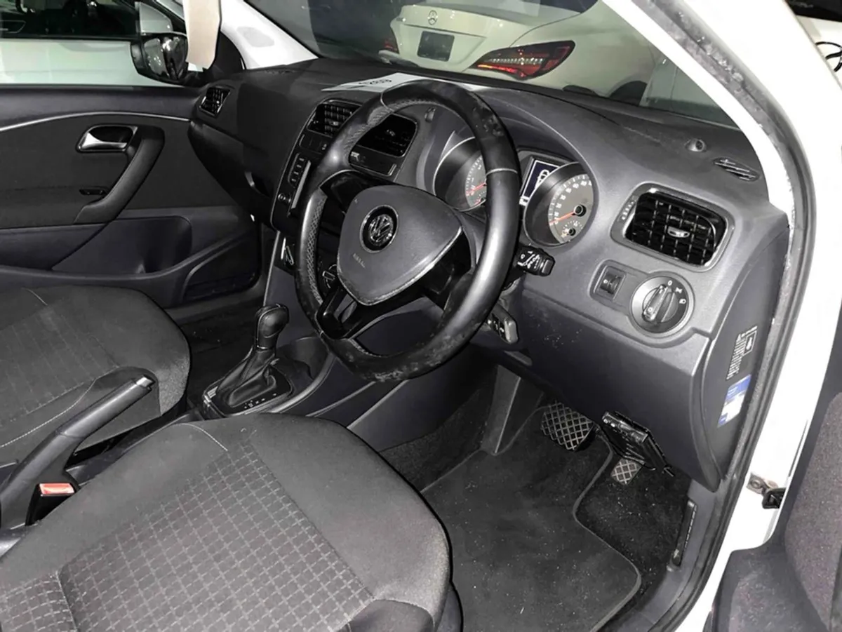 Volkswagen Polo 1.2 TSI Comforline 5DR - Image 4