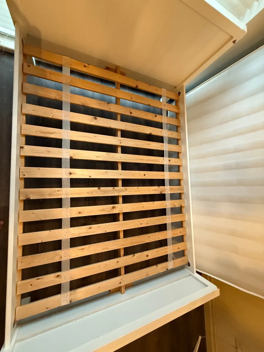 Queen bed - Image 2