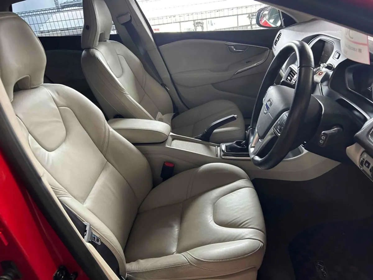 Volvo V40 1.6 T4 Auto - Image 4
