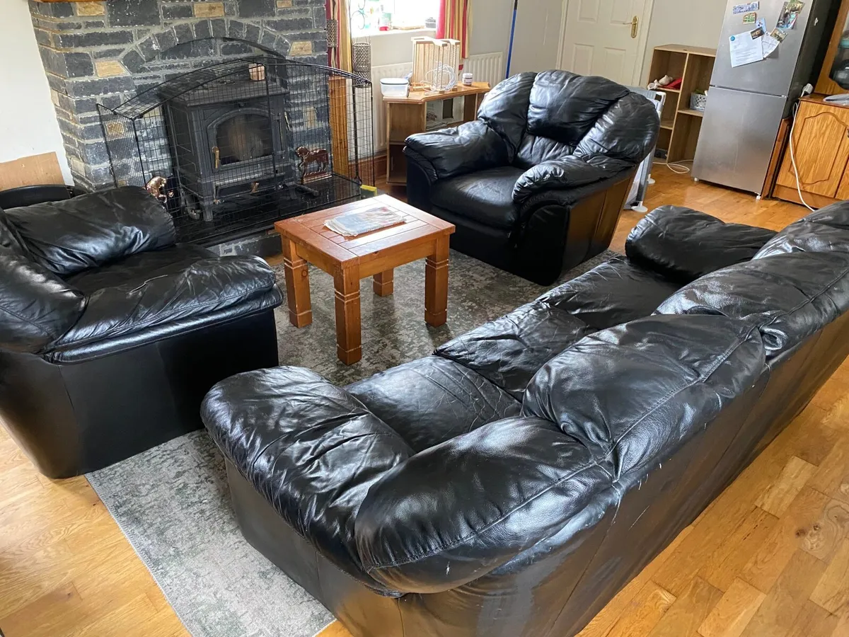 Sofa+2arm chairs - Image 3