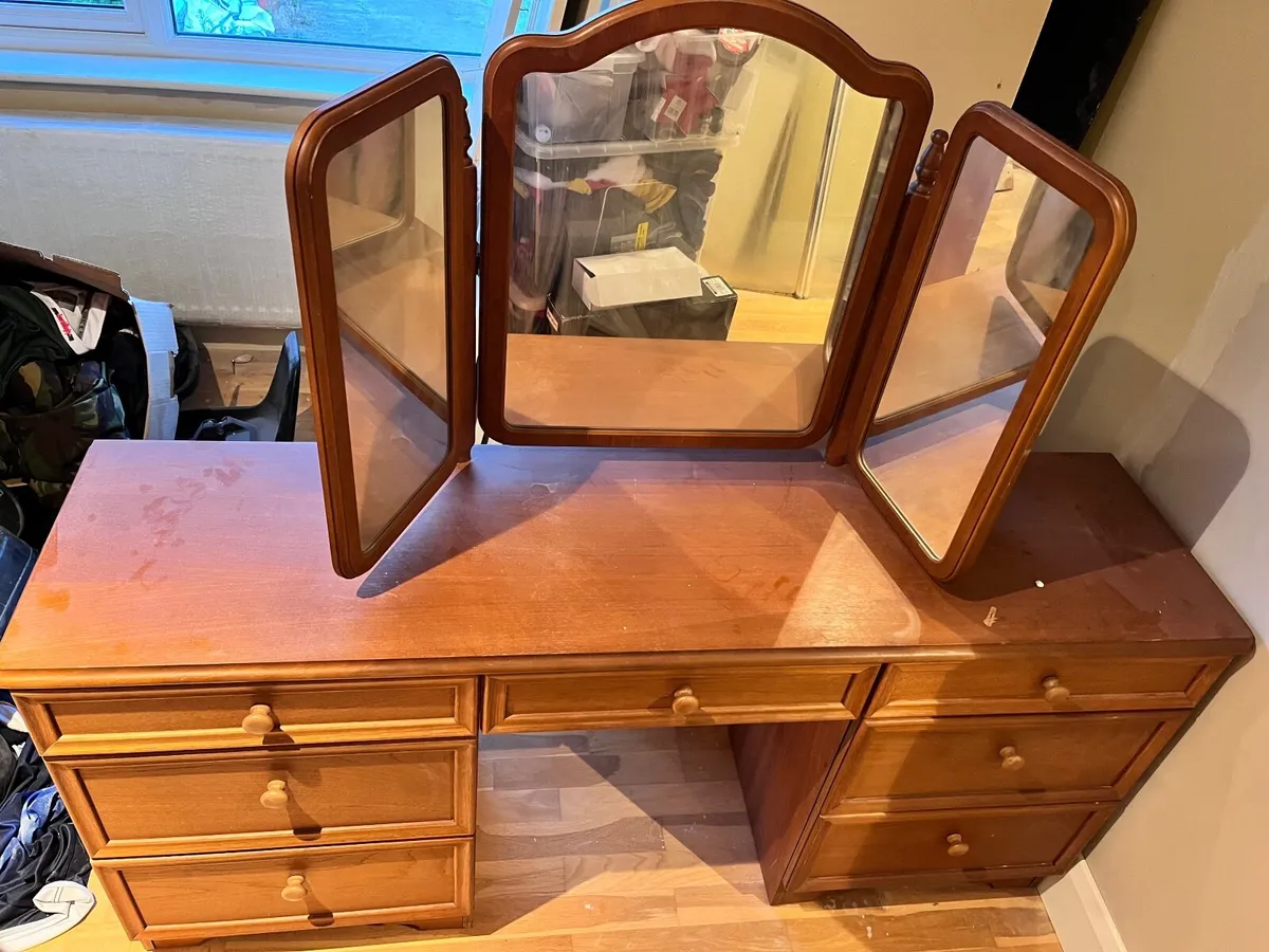 Dressing table