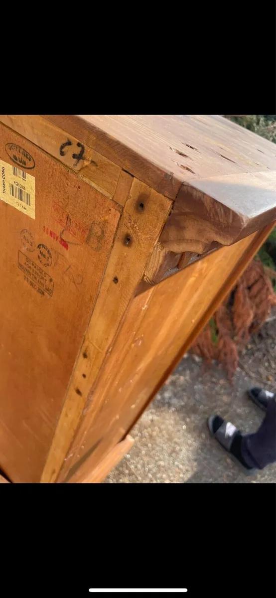 Large heavy chest of drawers - Image 4