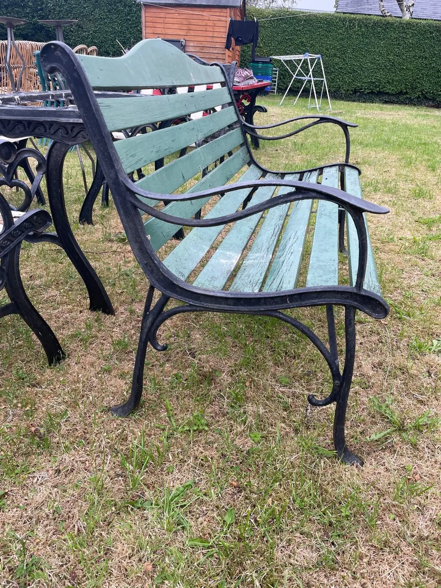 Cast iron garden bench €150 - Image 2