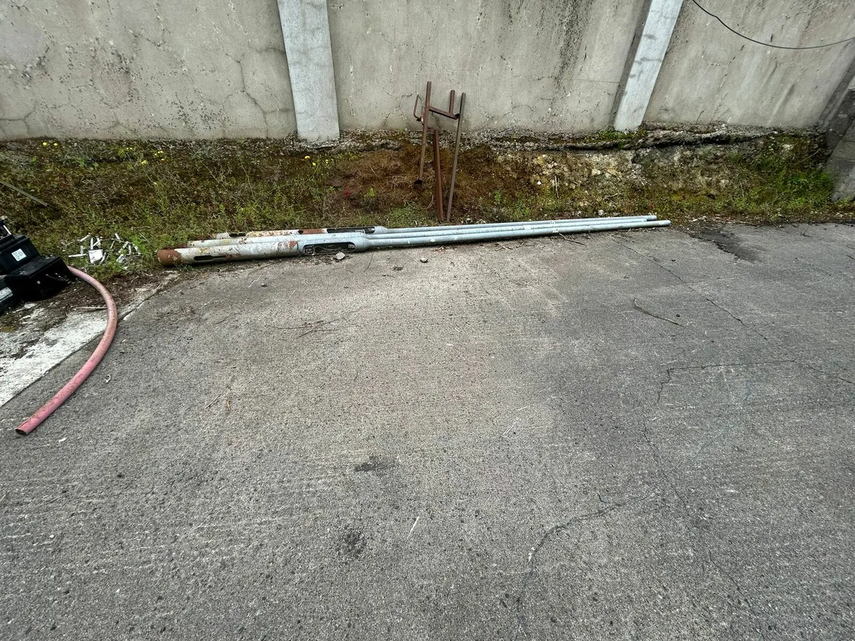 Light poles - Image 1