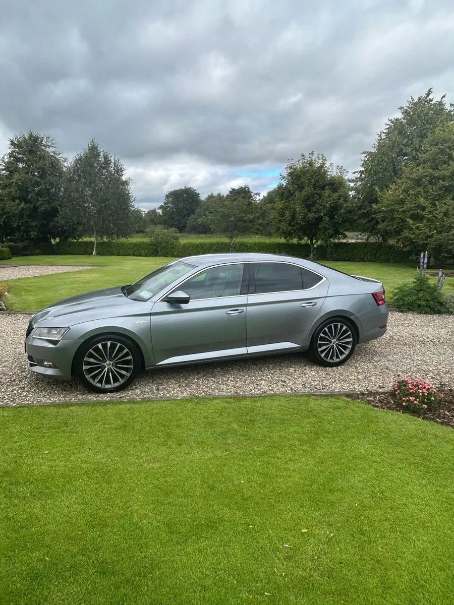 Skoda Superb L&k 2.0TDI 150bhp saloon - Image 4