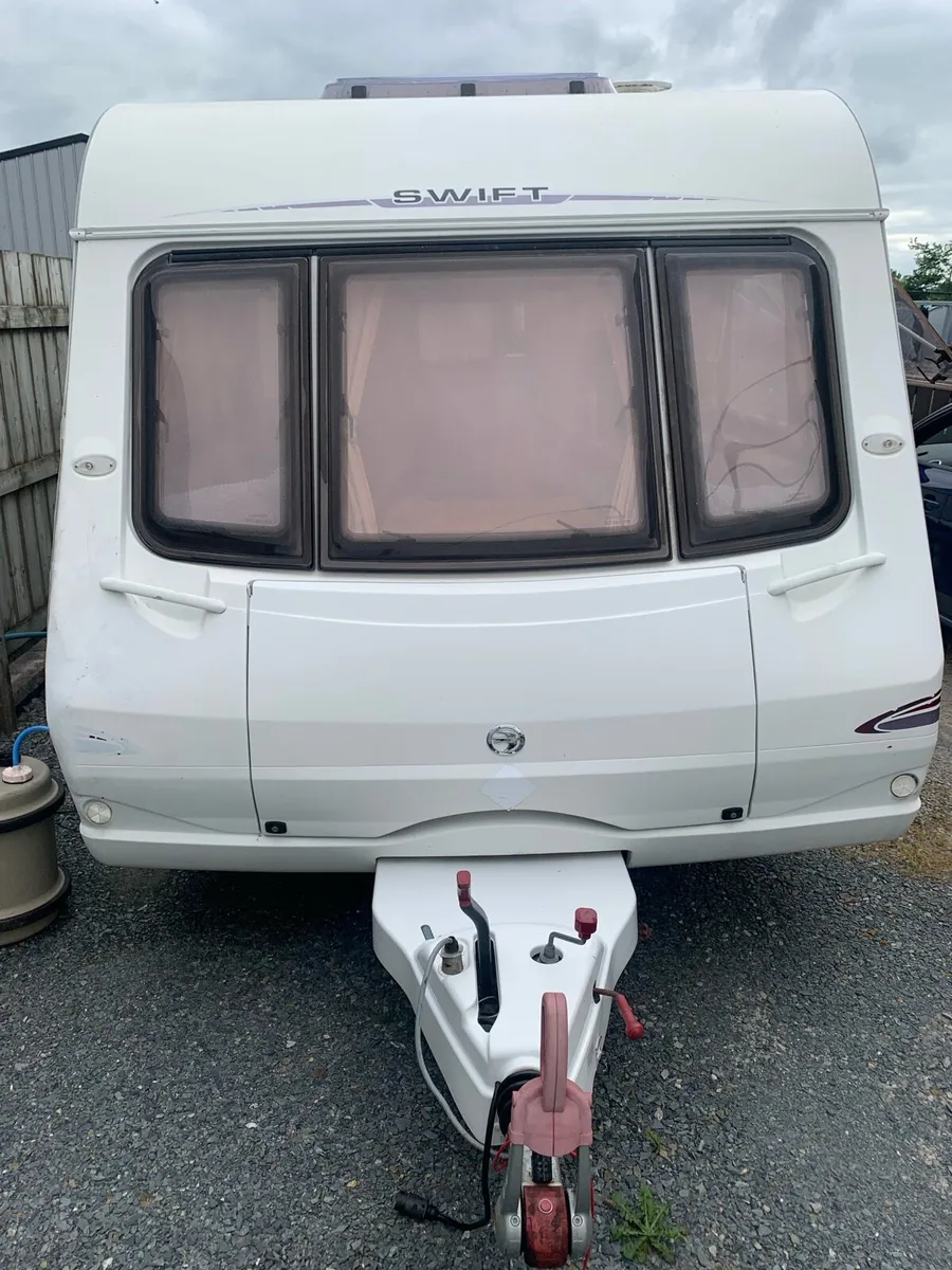 2005 Swift Charisma 560 - Image 3