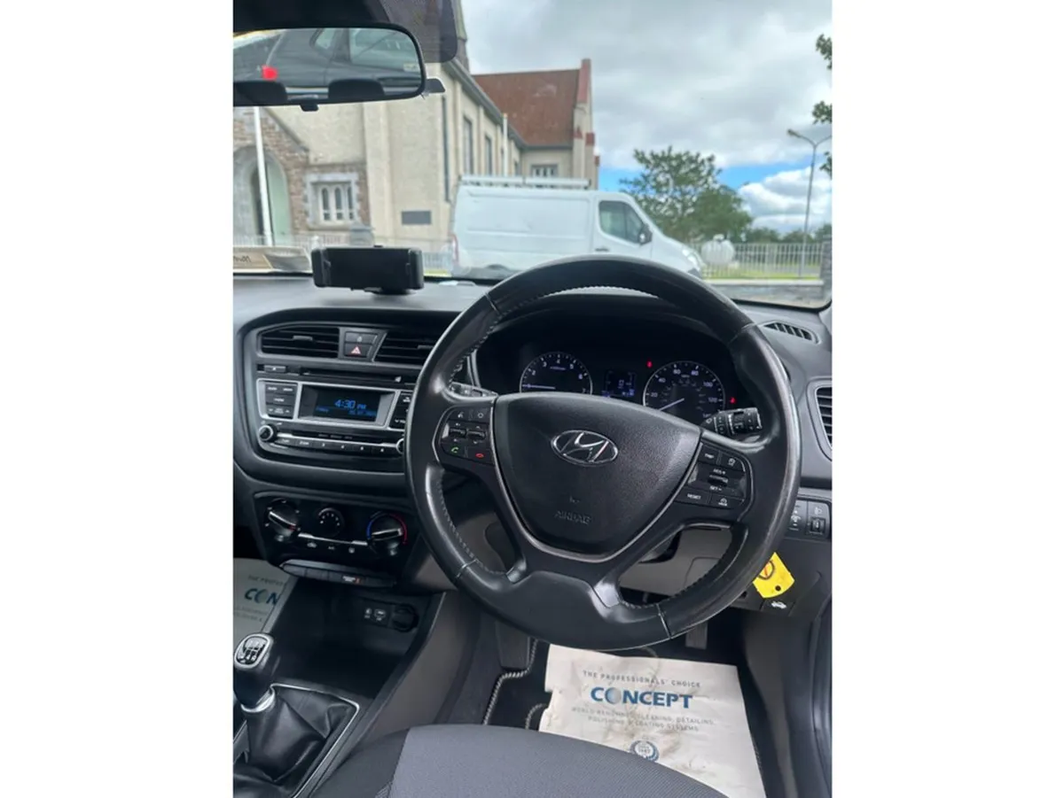 Hyundai i20 SE MPI 83bhp 5DR 84ps - Image 2