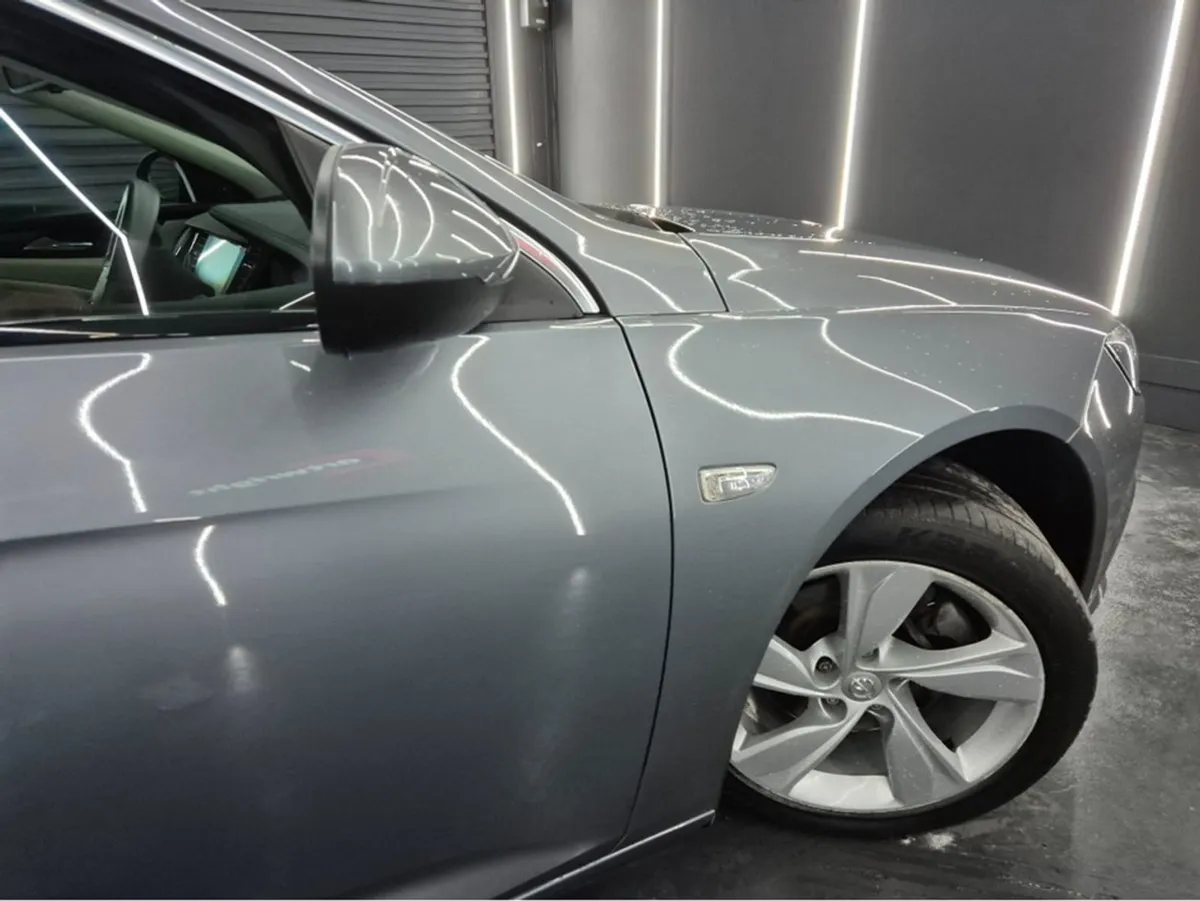 Opel Insignia Grand Sport Elite 170 170PS 5DR - Image 2