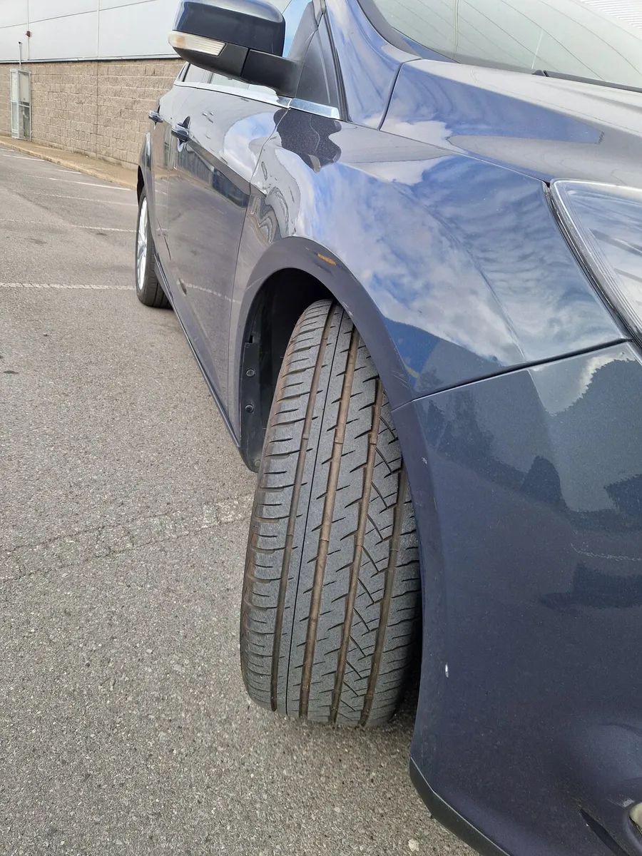 Ford Focus 2014 - Image 2