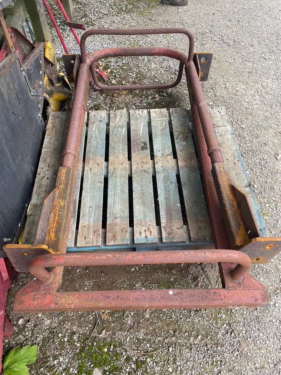 Vintage machinery items - Image 4