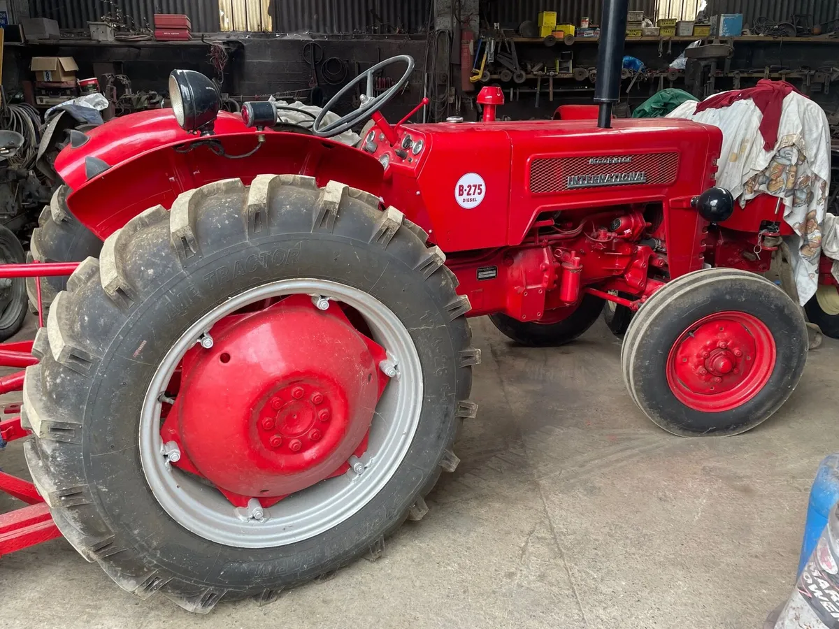 Vintage machinery items - Image 1