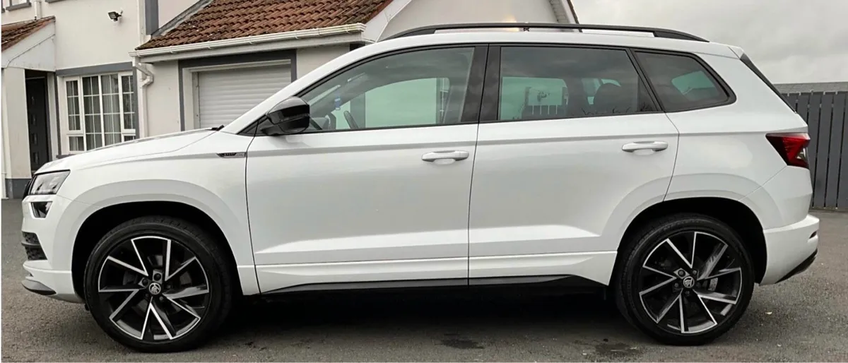 201 Skoda Karoq Sportline 4WD 2.0TDi 150HP Auto - Image 2