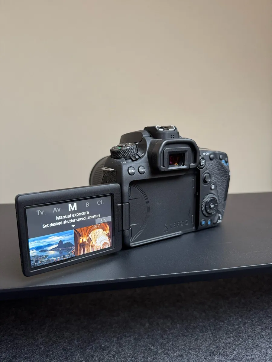 Canon 90D with 18-55mm Lens & Accessories - Image 3