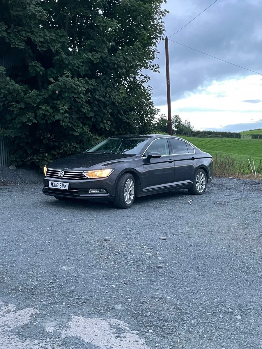 VW Passat DIESEL saloon 2.0 TDI SE Budiness 4dr - Image 1