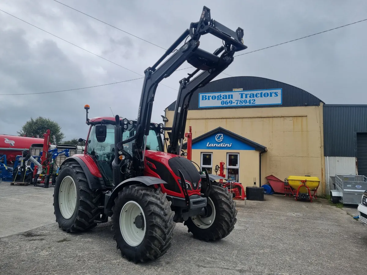 2018 Valtra N124 - Image 1