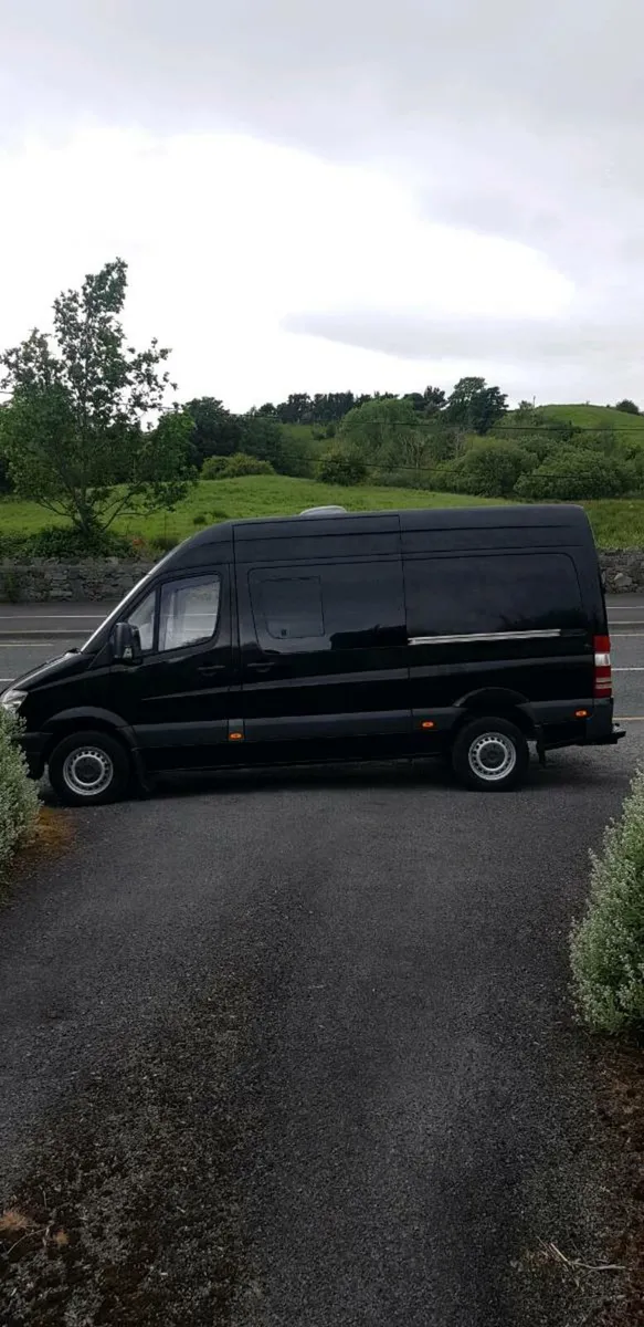 Mercedes Sprinter Campervan 2009 - Image 1