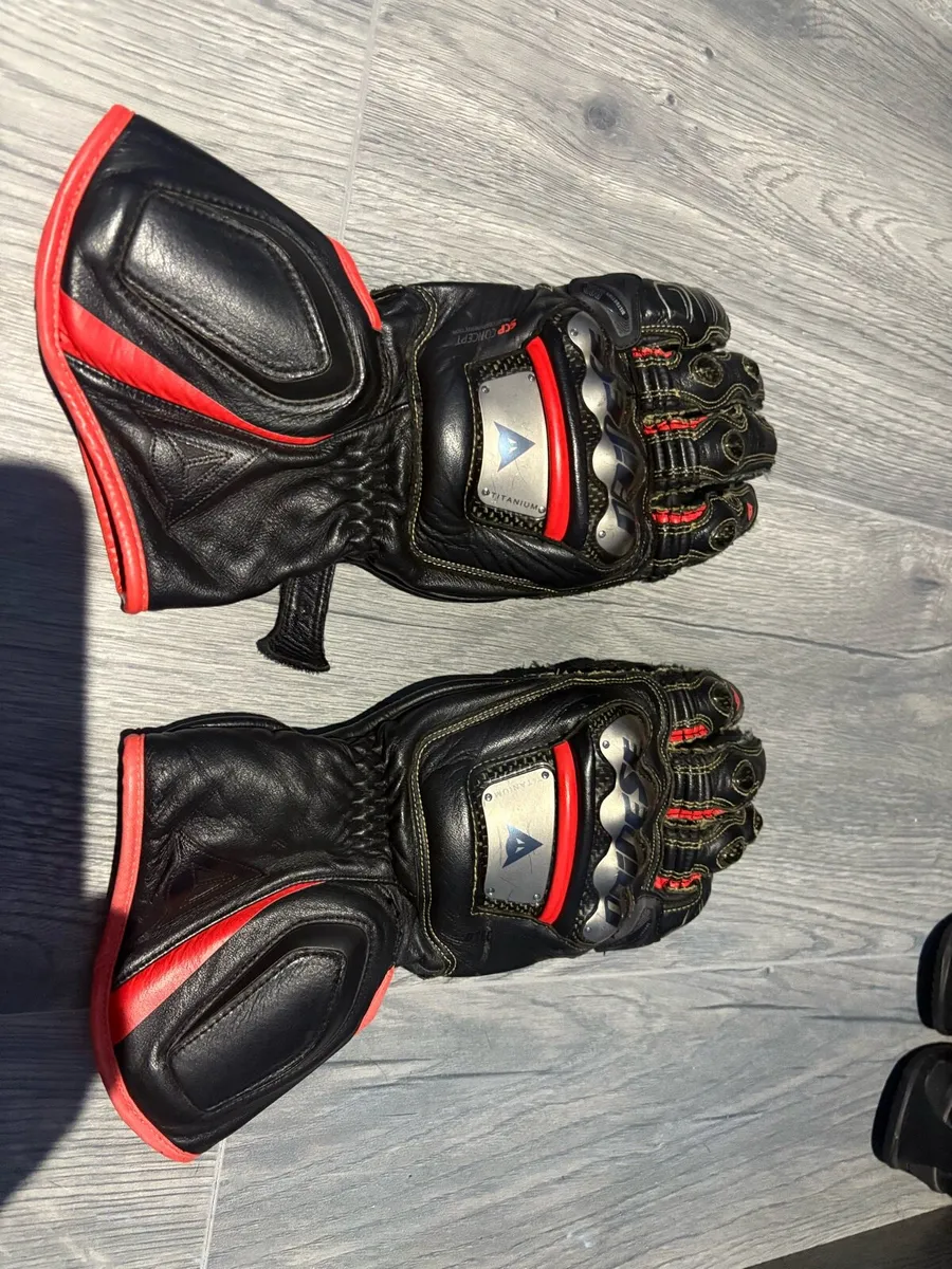 Dainese Full Metal 6 Gloves - Image 1