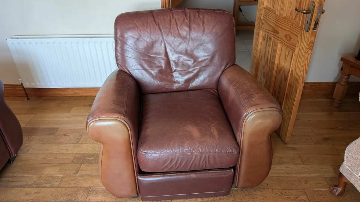 3+1 leather couch set free to take away - Image 2