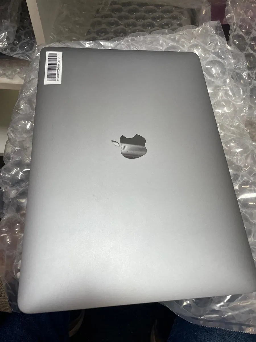 MacBook Air 13.3” M1 Chip – 16GB / 500GB SSD - Image 2