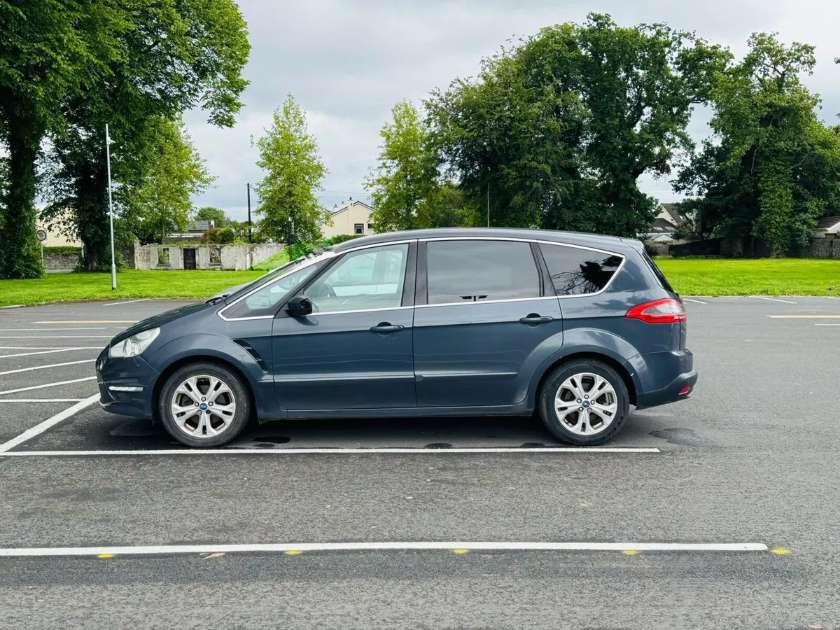 Ford S-Max TITANIUM BUTTON EDITION - Image 2
