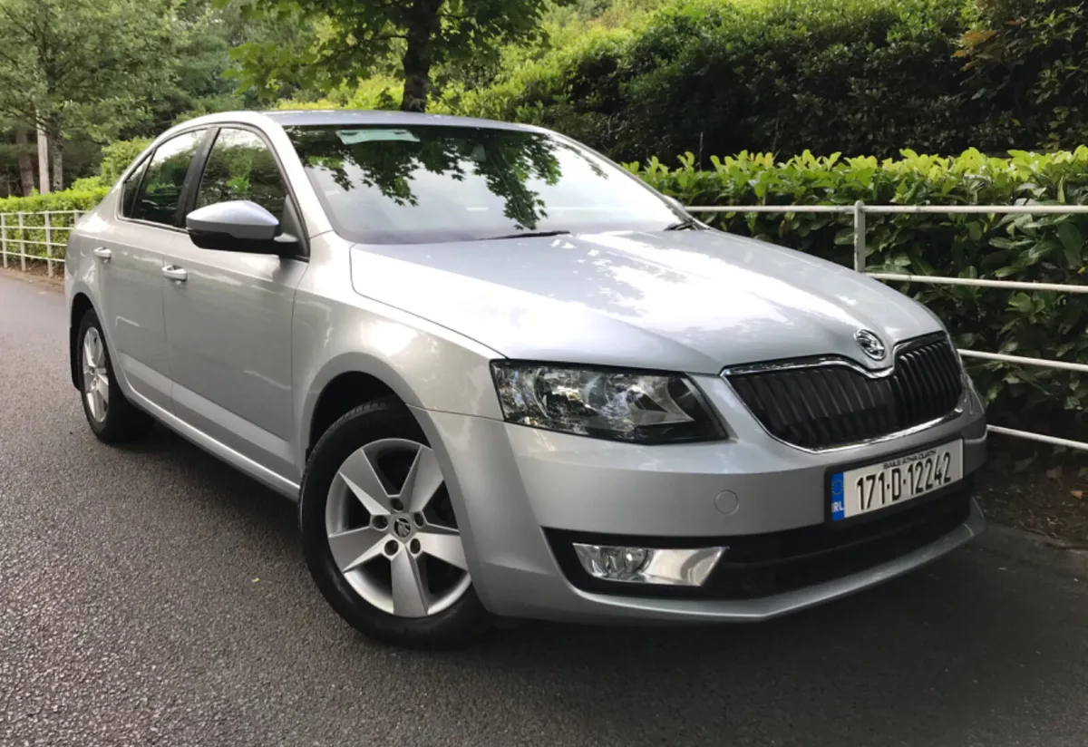 Skoda Octavia AMBITION 1.6TDI ONLY 70k kms - Image 2