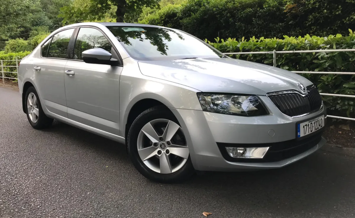 Skoda Octavia AMBITION 1.6TDI ONLY 70k kms - Image 3