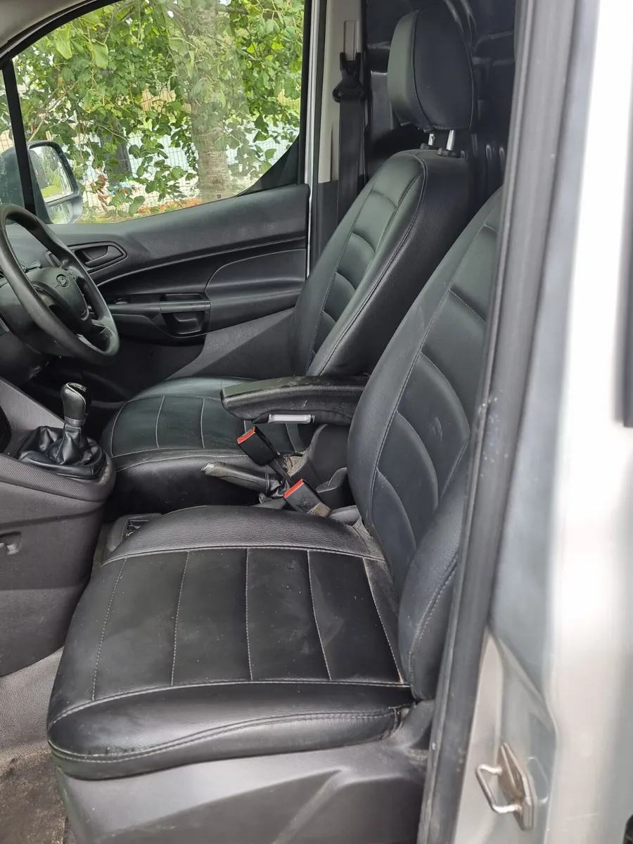 €5900 Ford Transit 2015 connect diesel ⛽️  €5900 - Image 2