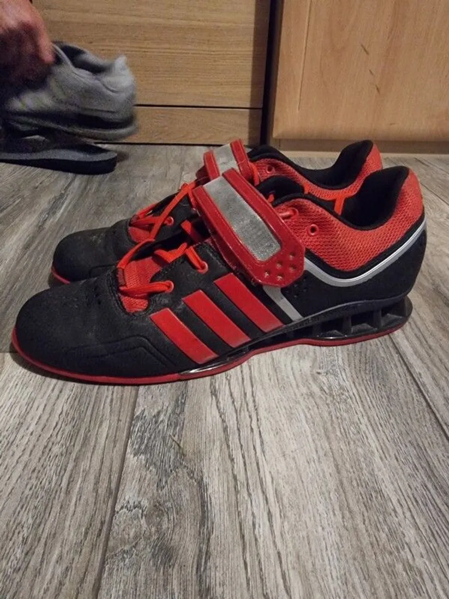 Weight lifting shoes - Image 1