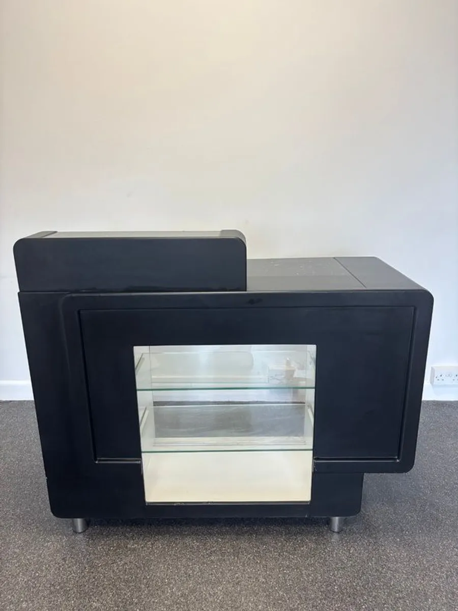 Reception desk - Image 4