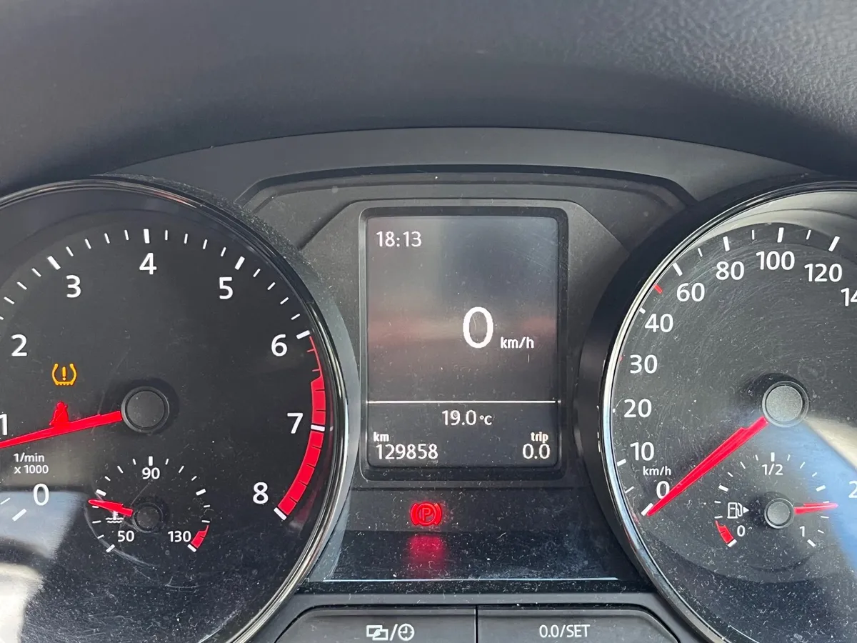 Volkswagen Polo 2014 - Image 2