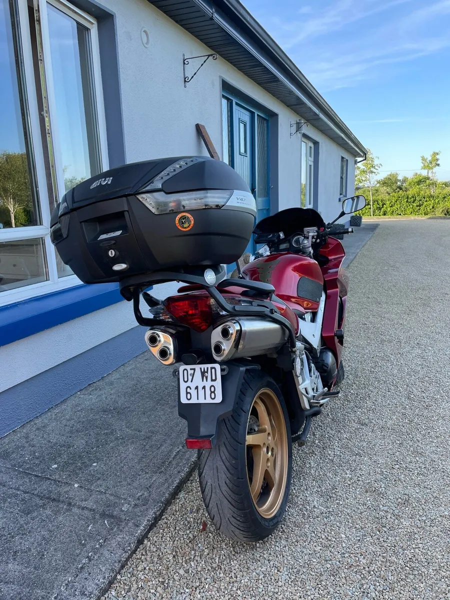Honda VFR 800 - Image 2