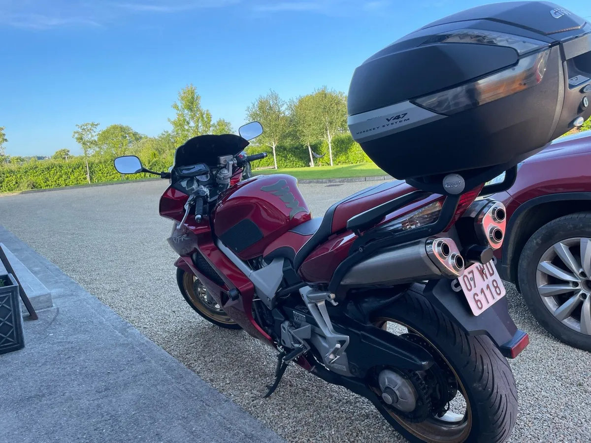 Honda VFR 800 - Image 4