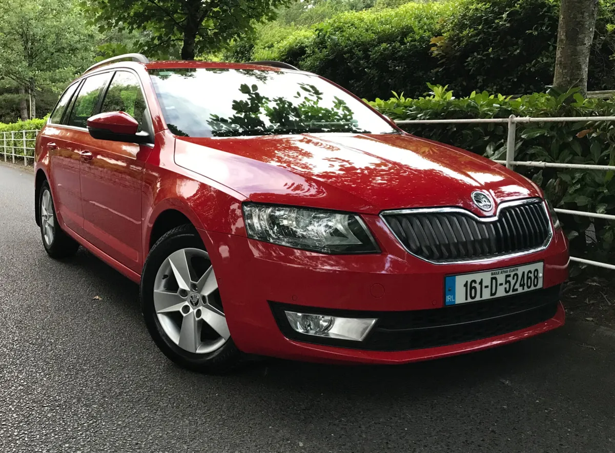Skoda Octavia Estate Combi ACTIVE 1.6TDI 90HP - Image 2