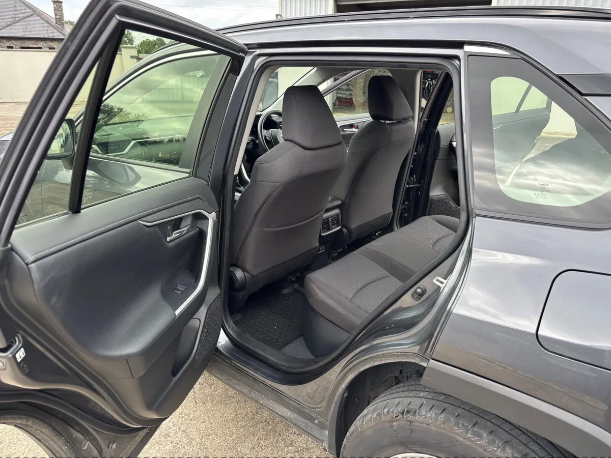Toyota RAV4 2021 - Image 4