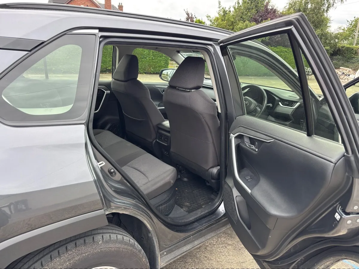 Toyota RAV4 2021 - Image 4